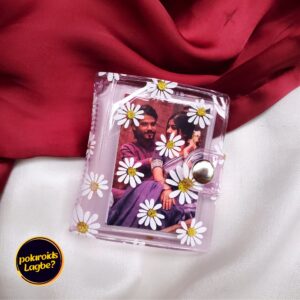 Alternative view of Key Ring Album V1